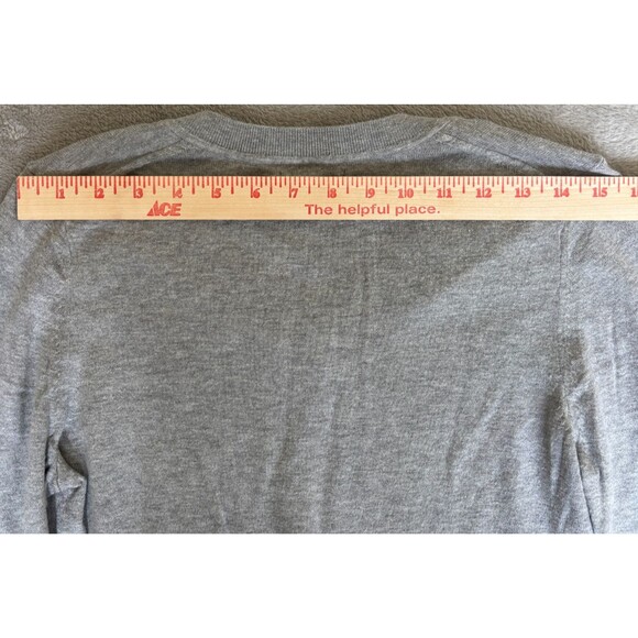 Quince Cashmere Blend V Neck Sweater Womens Small Gray Organic Cotton - Picture 6 of 7